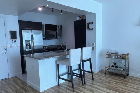 Condo in Miami, Florida, 1 bedroom  № 1709409 - photo 4