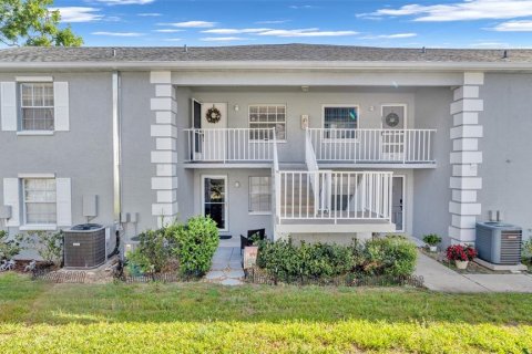 Condo in Hudson, Florida, 2 bedrooms № 2195591 - photo 18