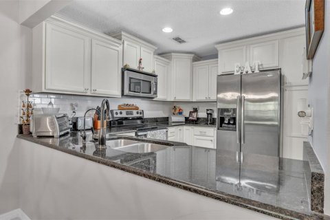 Condo in Hudson, Florida, 2 bedrooms № 2195591 - photo 7