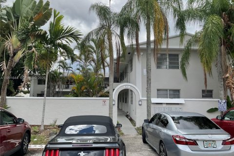 House in Fort Lauderdale, Florida 1 bedroom, 69.68 sq.m. № 2062641