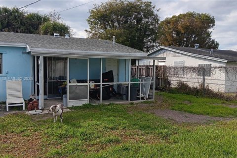 House in Miami, Florida 3 bedrooms, 100.33 sq.m. № 2031554