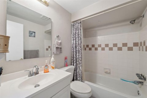 Copropriété à vendre à New Port Richey, Floride: 2 chambres, 77.2 m2 № 1573997 - photo 15