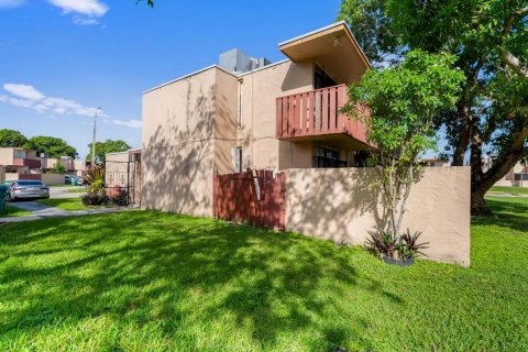 Townhouse in Miami, Florida 2 bedrooms, 98.1 sq.m. № 2387201 - photo 8