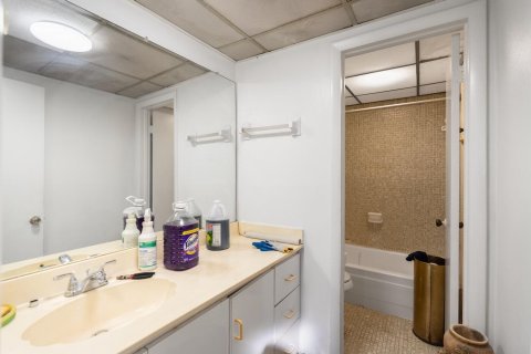 Townhouse in Miami, Florida 2 bedrooms, 98.1 sq.m. № 2387201 - photo 16