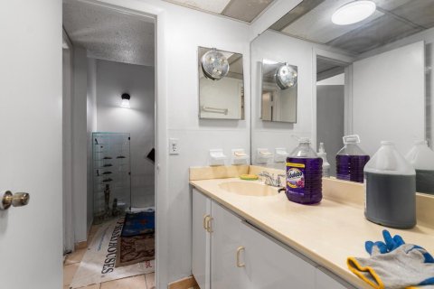 Townhouse in Miami, Florida 2 bedrooms, 98.1 sq.m. № 2387201 - photo 15