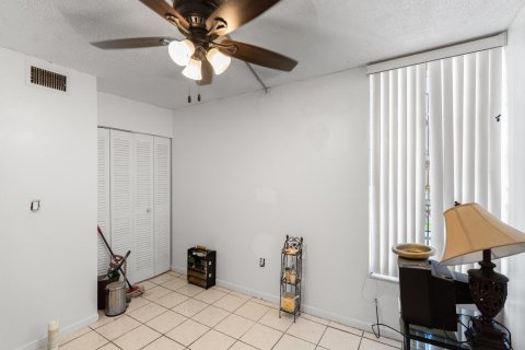 Townhouse in Miami, Florida 2 bedrooms, 98.1 sq.m. № 2387201 - photo 18