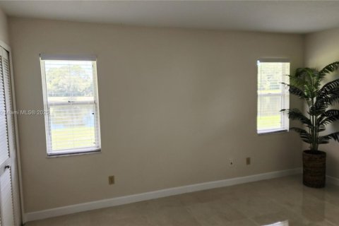 House in Stuart, Florida 3 bedrooms, 141.86 sq.m. № 1892637 - photo 6