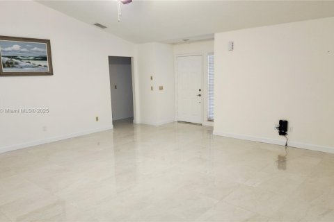 House in Stuart, Florida 3 bedrooms, 141.86 sq.m. № 1892637 - photo 15