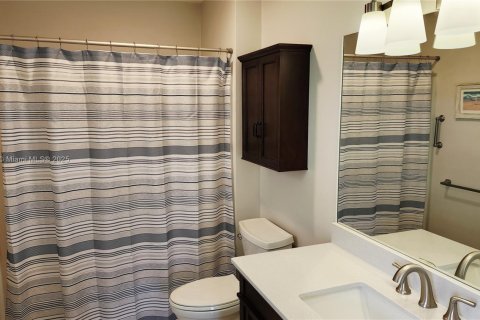 House in Stuart, Florida 3 bedrooms, 141.86 sq.m. № 1892637 - photo 9