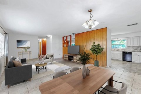 House in Dunedin, Florida 4 bedrooms, 215.81 sq.m. № 1909003 - photo 6