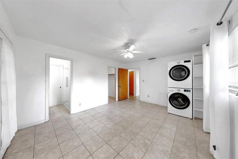 House in Dunedin, Florida 4 bedrooms, 215.81 sq.m. № 1909003 - photo 18