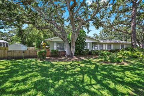 House in Dunedin, Florida 4 bedrooms, 215.81 sq.m. № 1909003 - photo 2
