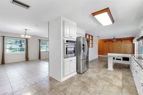 House in Dunedin, Florida 4 bedrooms, 215.81 sq.m. № 1909003 - photo 14