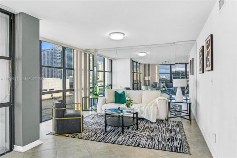 Copropriété à vendre à Hallandale Beach, Floride: 2 chambres, 132.85 m2 № 1976973 - photo 13