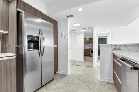 Copropriété à vendre à Hallandale Beach, Floride: 2 chambres, 132.85 m2 № 1976973 - photo 5