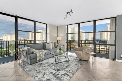 Copropriété à vendre à Hallandale Beach, Floride: 2 chambres, 132.85 m2 № 1976973 - photo 7