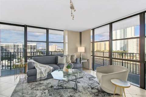 Copropriété à vendre à Hallandale Beach, Floride: 2 chambres, 132.85 m2 № 1976973 - photo 9