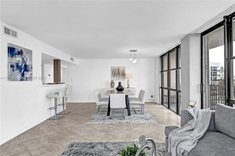 Copropriété à vendre à Hallandale Beach, Floride: 2 chambres, 132.85 m2 № 1976973 - photo 12