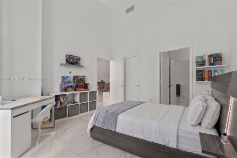 Condo in Miami, Florida, 2 bedrooms № 2255632 - photo 27