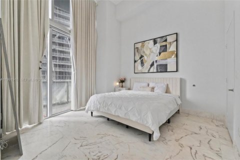 Condo in Miami, Florida, 2 bedrooms № 2255632 - photo 13