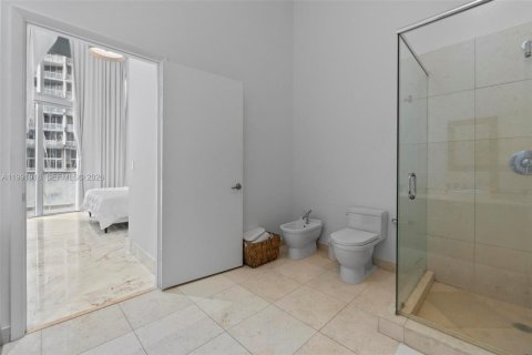 Condo in Miami, Florida, 2 bedrooms № 2255632 - photo 20