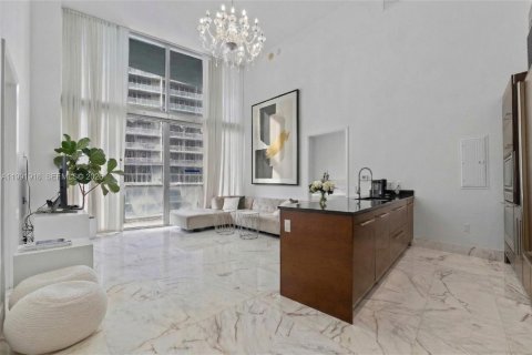 Condo in Miami, Florida, 2 bedrooms № 2255632 - photo 8