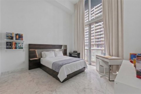 Condo in Miami, Florida, 2 bedrooms № 2255632 - photo 26