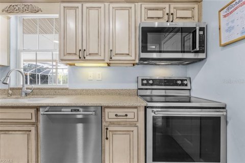Villa ou maison à vendre à Punta Gorda, Floride: 4 chambres, 238.76 m2 № 2407014 - photo 7