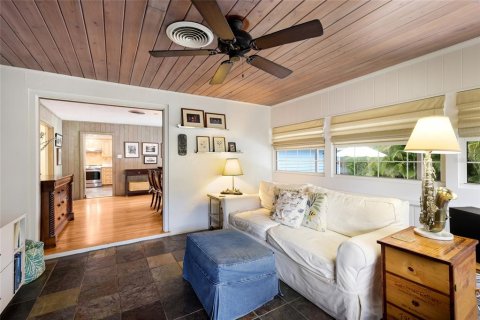 House in Sarasota, Florida 3 bedrooms, 159.23 sq.m. № 2280175 - photo 16