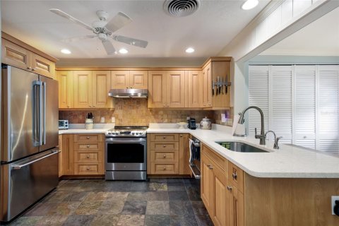 House in Sarasota, Florida 3 bedrooms, 159.23 sq.m. № 2280175 - photo 17