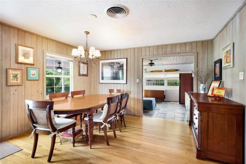 House in Sarasota, Florida 3 bedrooms, 159.23 sq.m. № 2280175 - photo 12