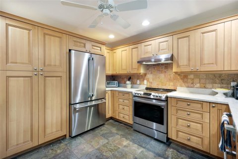 House in Sarasota, Florida 3 bedrooms, 159.23 sq.m. № 2280175 - photo 18