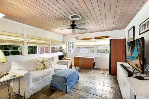 House in Sarasota, Florida 3 bedrooms, 159.23 sq.m. № 2280175 - photo 14