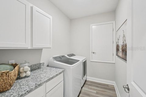 House in Gainesville, Florida 3 bedrooms, 184.6 sq.m. № 2149156 - photo 17