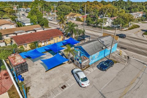 House in Miami, Florida № 1989810 - photo 9