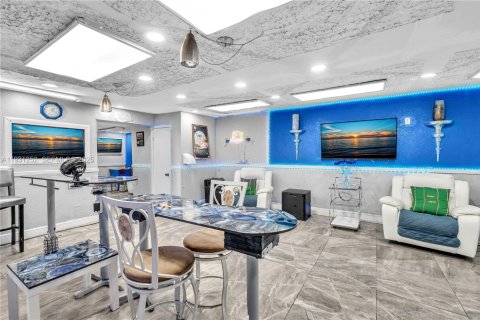 House in Miami, Florida № 1989810 - photo 11