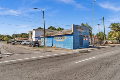 House in Miami, Florida № 1989810 - photo 1