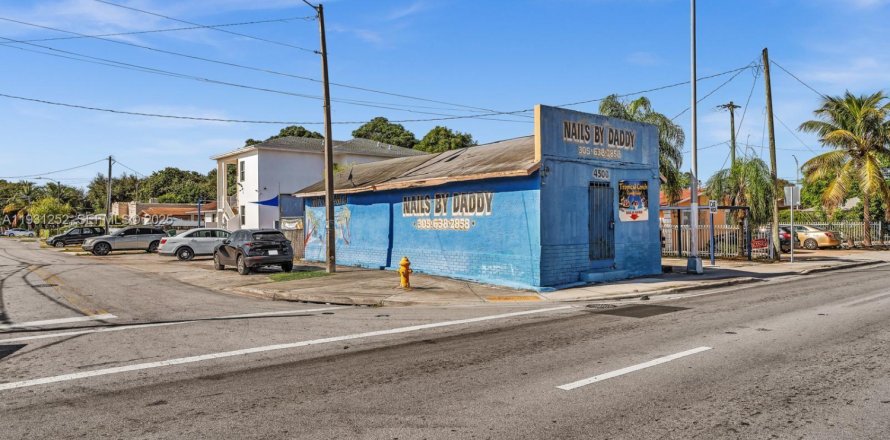 Studio in Miami, Florida № 1989810