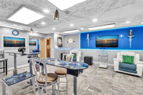 House in Miami, Florida № 1989810 - photo 15