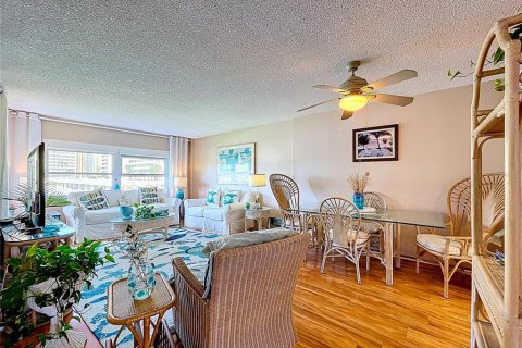 Condominio en venta en Saint Petersburg, Florida, 2 dormitorios, 90.12 m2 № 2148488 - foto 9