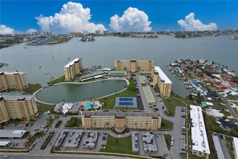 Condominio en venta en Saint Petersburg, Florida, 2 dormitorios, 90.12 m2 № 2148488 - foto 29