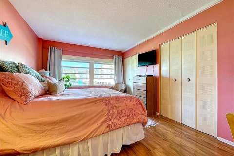 Condominio en venta en Saint Petersburg, Florida, 2 dormitorios, 90.12 m2 № 2148488 - foto 11