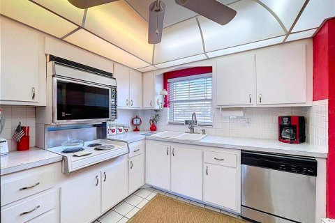 Condominio en venta en Saint Petersburg, Florida, 2 dormitorios, 90.12 m2 № 2148488 - foto 4