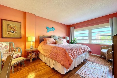 Condominio en venta en Saint Petersburg, Florida, 2 dormitorios, 90.12 m2 № 2148488 - foto 10
