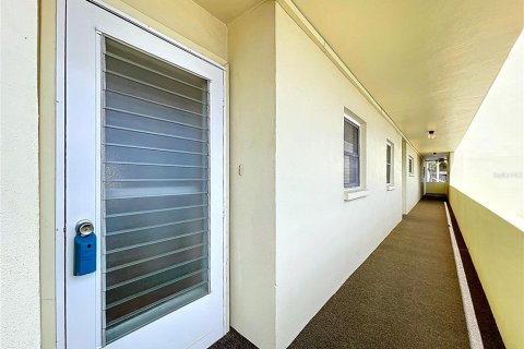 Condominio en venta en Saint Petersburg, Florida, 2 dormitorios, 90.12 m2 № 2148488 - foto 2
