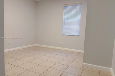 House in Cooper City, Florida 3 bedrooms, 141.03 sq.m. № 1948166 - photo 24