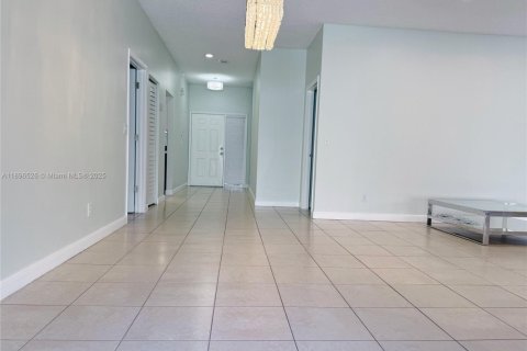 House in Cooper City, Florida 3 bedrooms, 141.03 sq.m. № 1948166 - photo 7