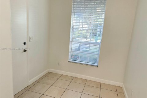 House in Cooper City, Florida 3 bedrooms, 141.03 sq.m. № 1948166 - photo 15