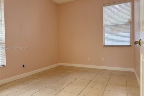 House in Cooper City, Florida 3 bedrooms, 141.03 sq.m. № 1948166 - photo 27