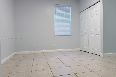 House in Cooper City, Florida 3 bedrooms, 141.03 sq.m. № 1948166 - photo 25